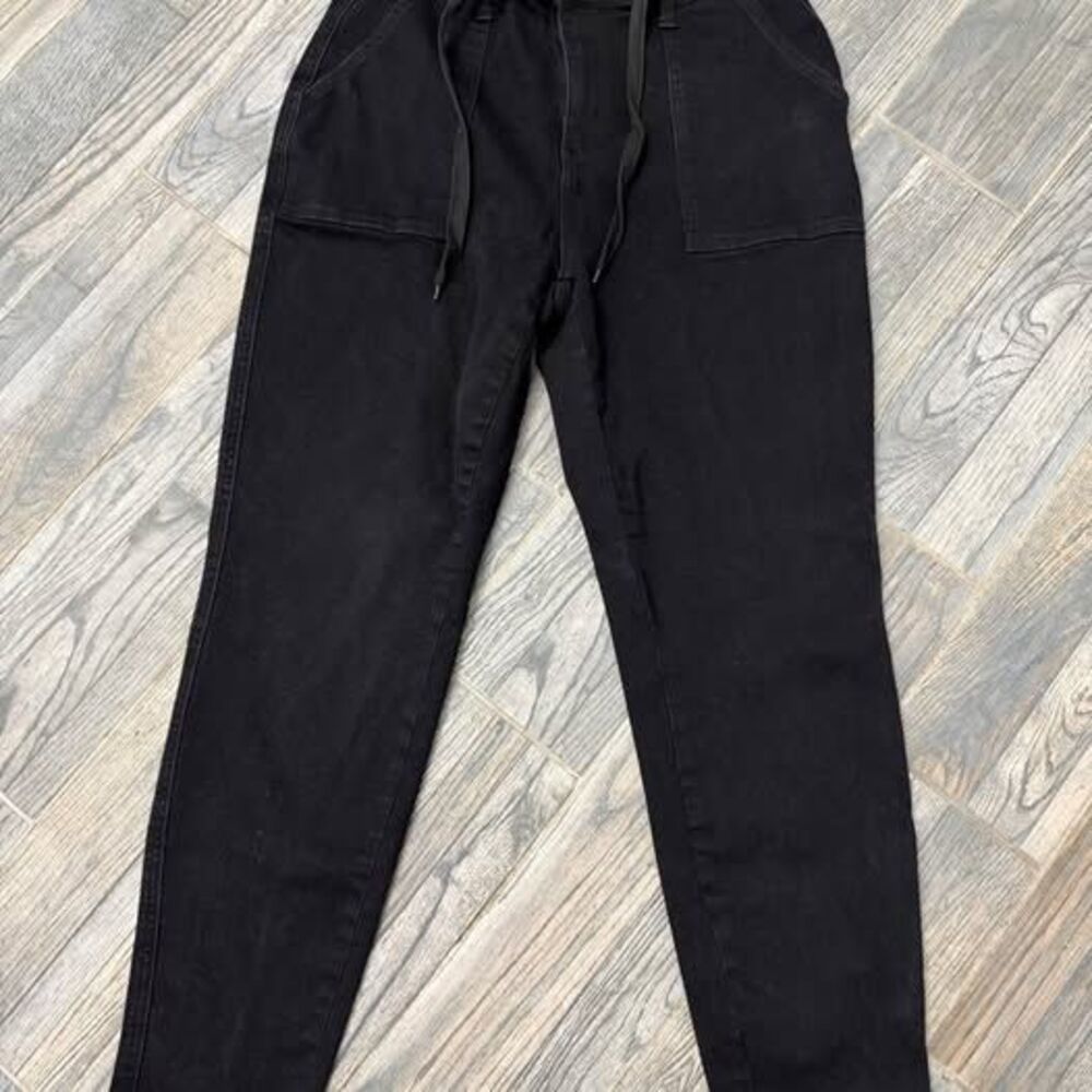 Judy Blue Women’s soft jogger pants - size 15/32